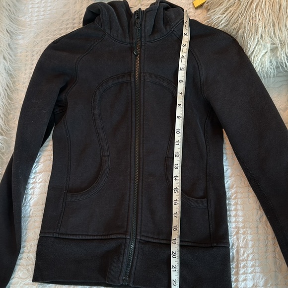 122. Lululemon Scuba Hoodie 
Black - Picture 15 of 16